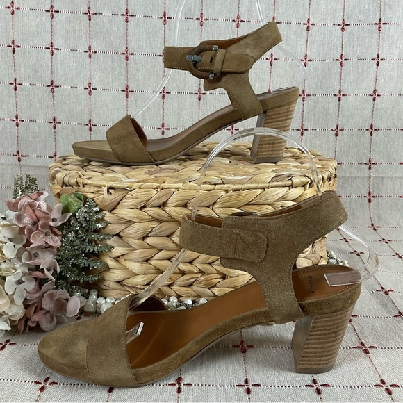 Aquatalia Brown Suede Ankle Wrap Heeled Sandals Size 8 PreLoved Ankle Buckle - Picture 4 of 7